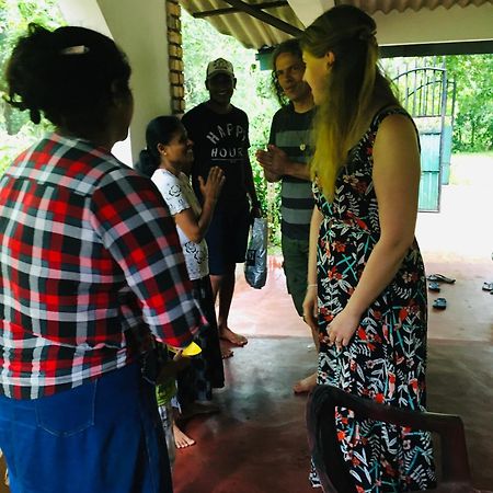 Punkalasa Tourist Lodge アヌラーダプラ エクステリア 写真