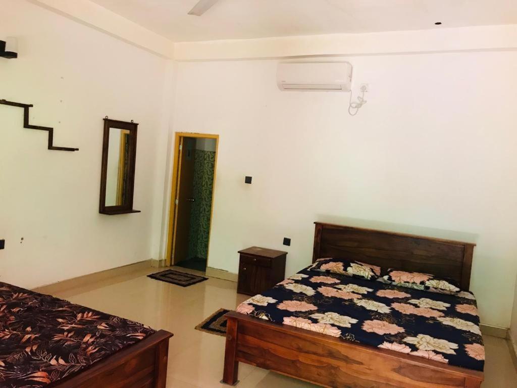 Punkalasa Tourist Lodge アヌラーダプラ エクステリア 写真