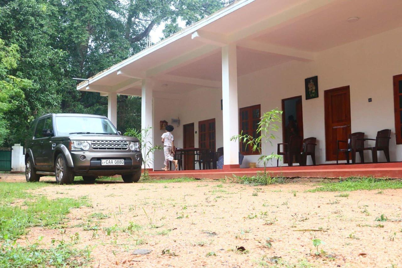 Punkalasa Tourist Lodge アヌラーダプラ エクステリア 写真