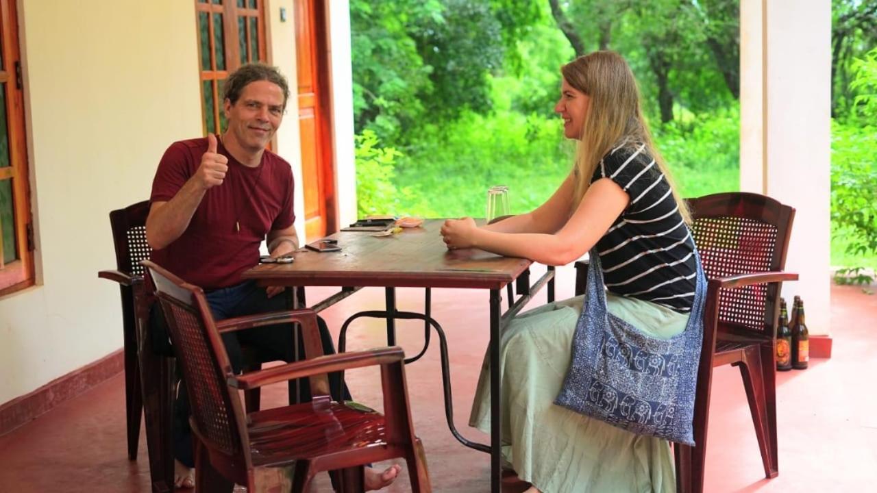 Punkalasa Tourist Lodge アヌラーダプラ エクステリア 写真